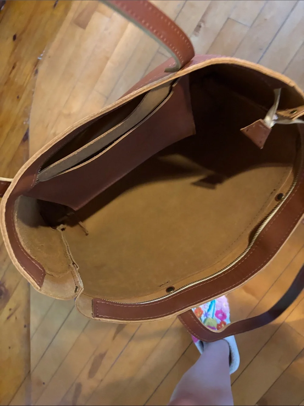 Portland Leather Brown Shoulder Tote - Picture 4 of 7